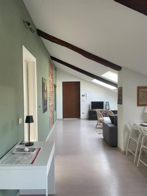 Centro Storico-Mansarda Verde Con Terrazzino E A/C Asti Zewnętrze zdjęcie
